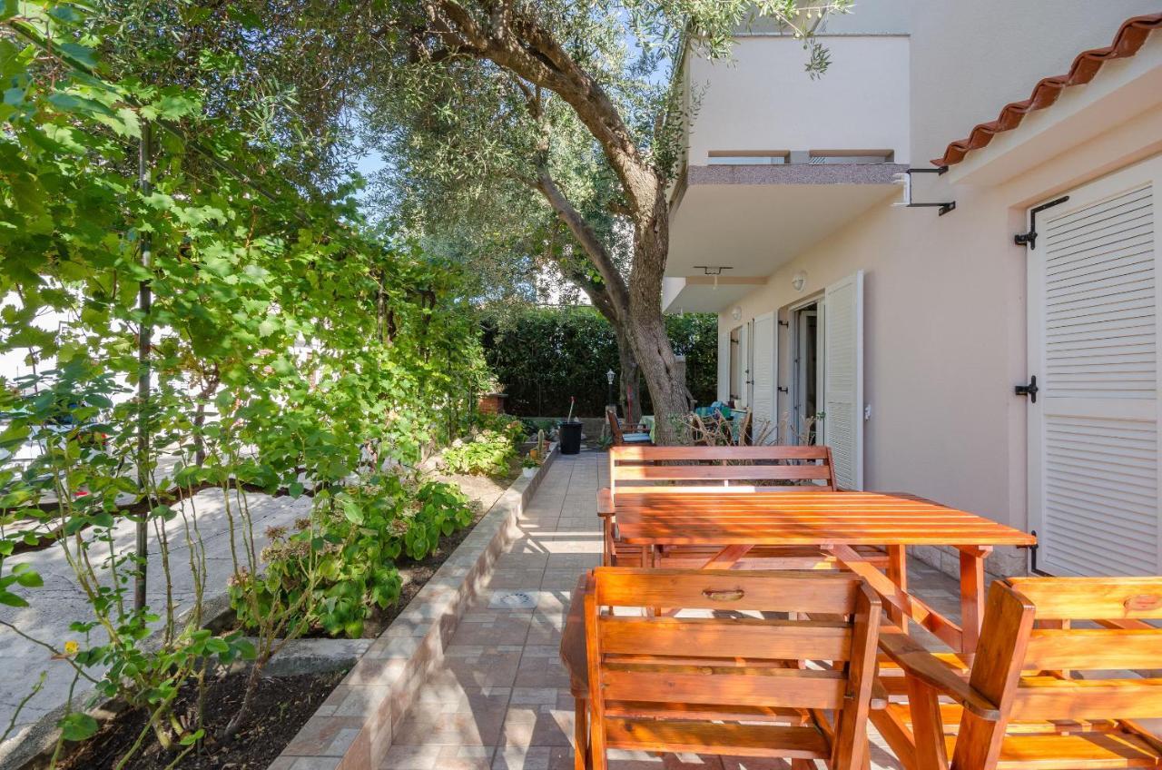 Apartments Blazenka Banjol 외부 사진