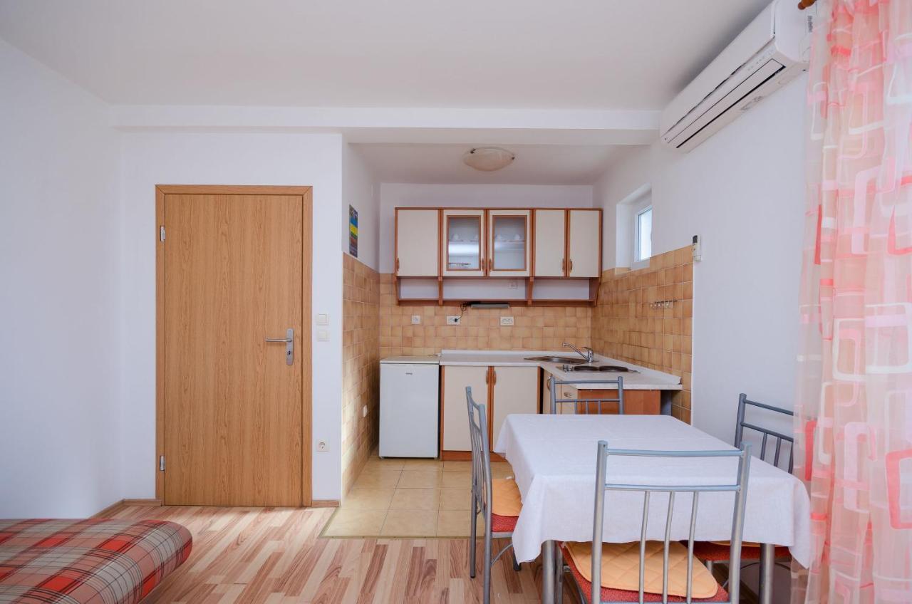 Apartments Blazenka Banjol 외부 사진